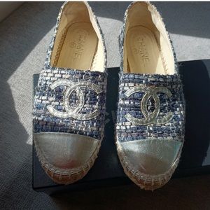 Beautiful tweeted Chanel, only worn handful of time, sold out at Chanel